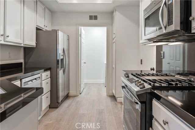275 Haverfield - Photo 3 of 8
