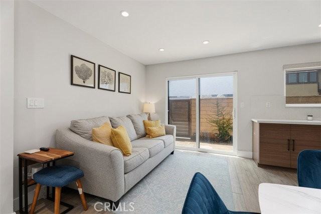 337 Colton St - Photo 6 of 8