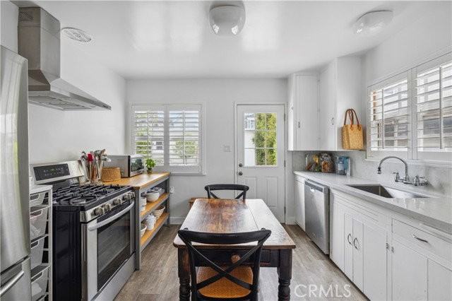 317 Iris Ave - Photo 6 of 8