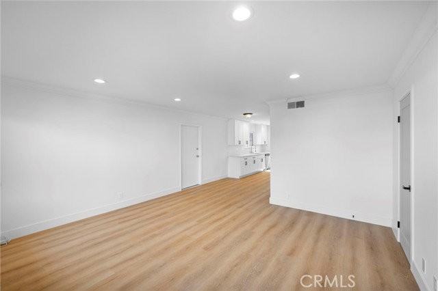 130 Lexington Ln - Photo 6 of 8