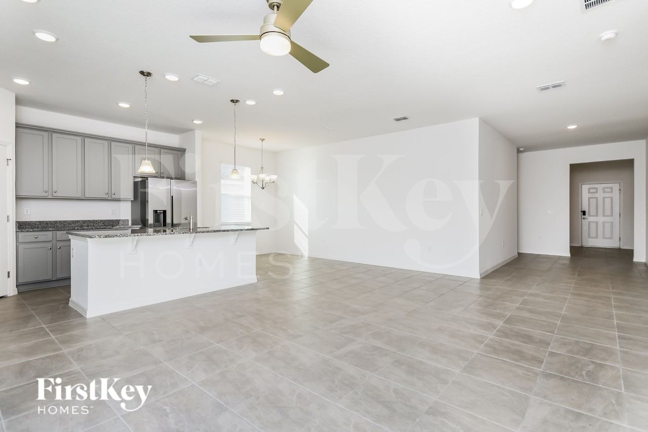 609 Crown Rose Dr - Photo 4 of 17