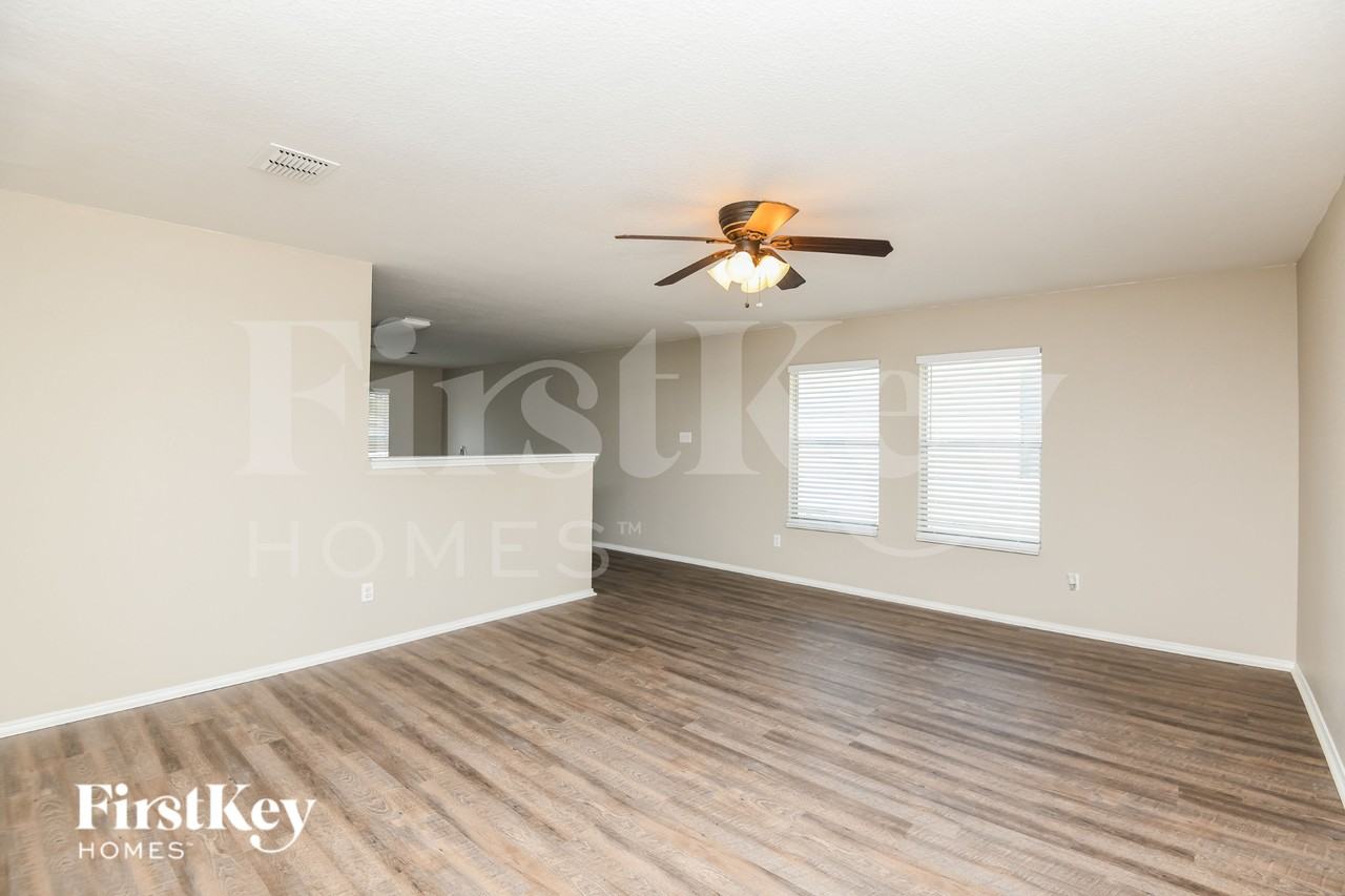 841 Santa Rosa Dr - Photo 3 of 15