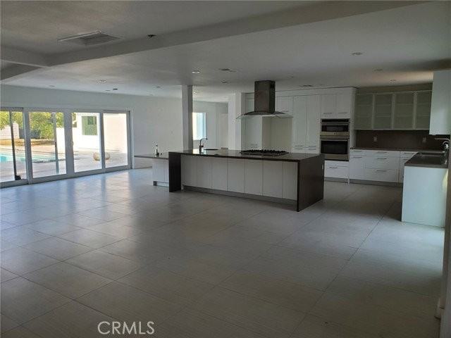 23041 Erwin St - Photo 5 of 8