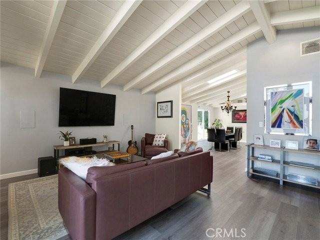6213 Lubao Ave - Photo 5 of 8