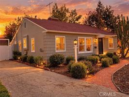 featured image of 6548 Colbath Ave