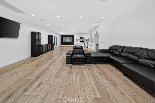 7940 Atoll Ave - Photo 2 of 8