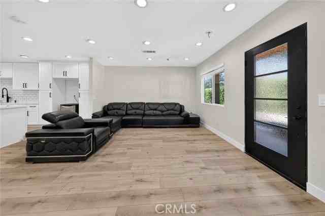 7940 Atoll Ave - Photo 5 of 8