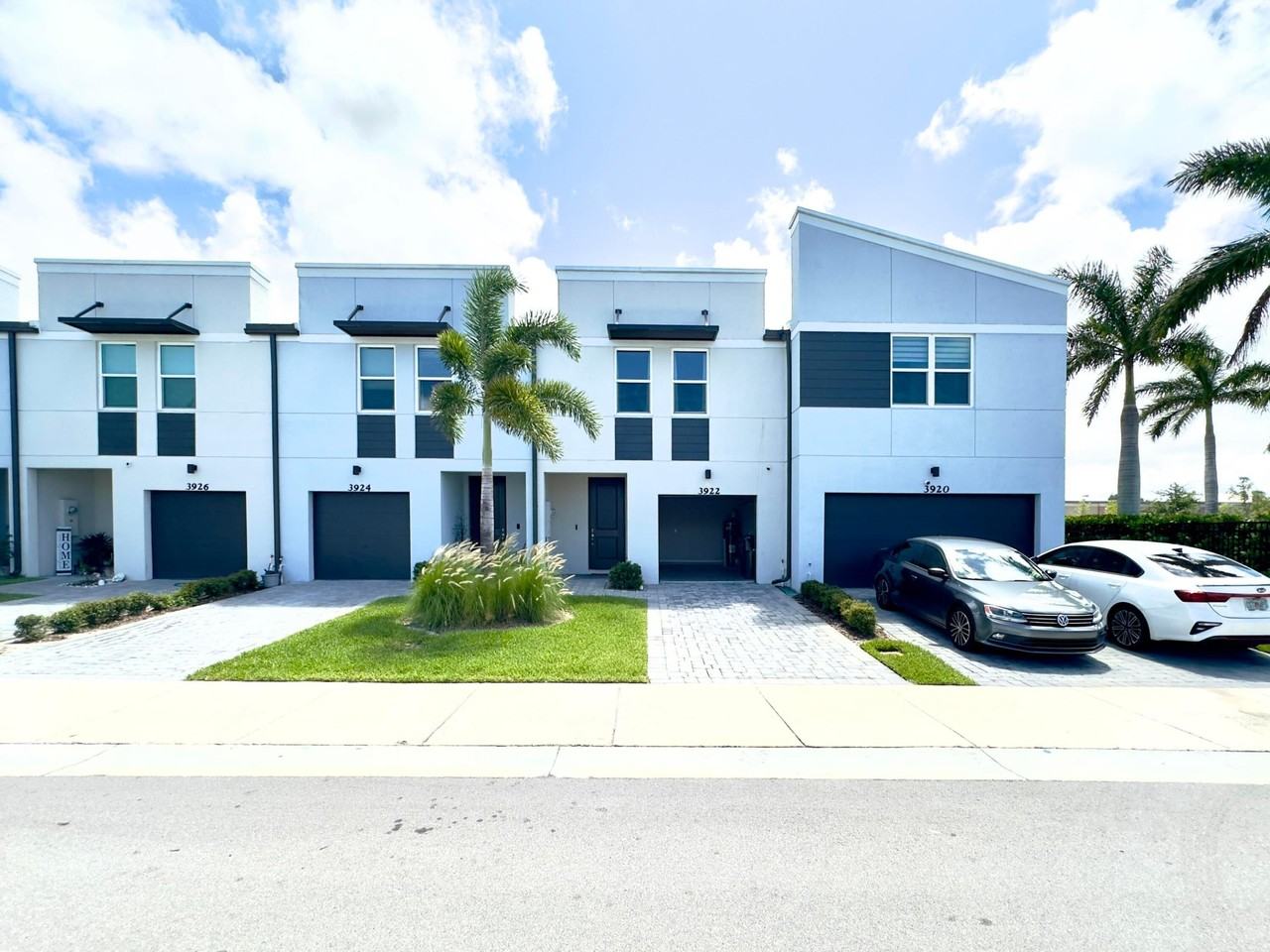 3922 Se Caladium Ct - Photo 4 of 50
