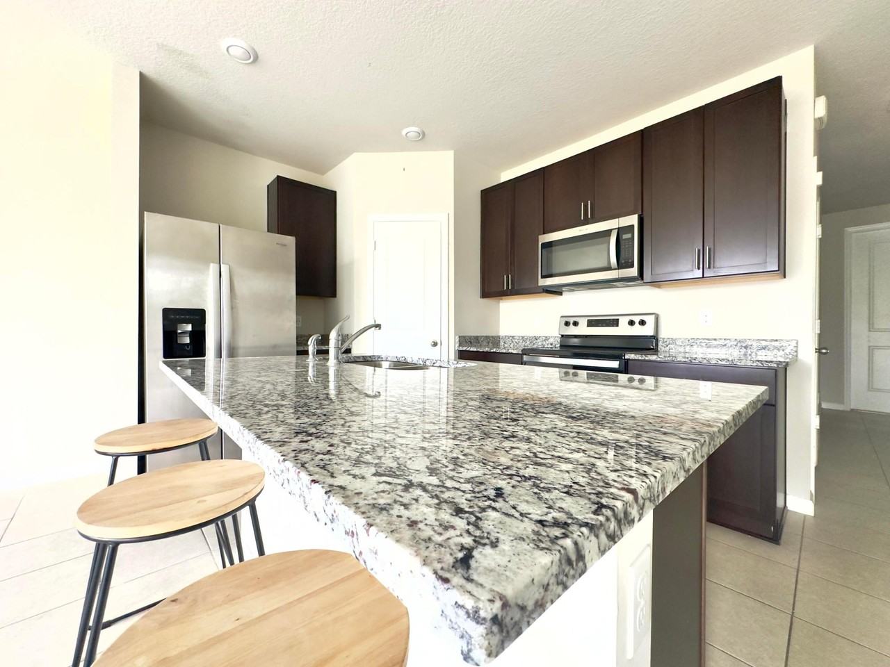 3922 Se Caladium Ct - Photo 7 of 50