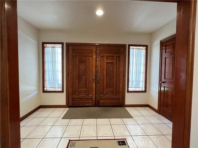 109 W Sandra Ave - Photo 3 of 8
