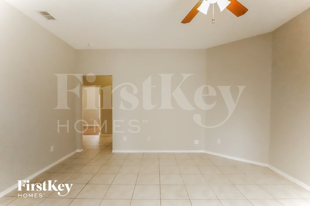 705 Jaybee Ave - Photo 2 of 15