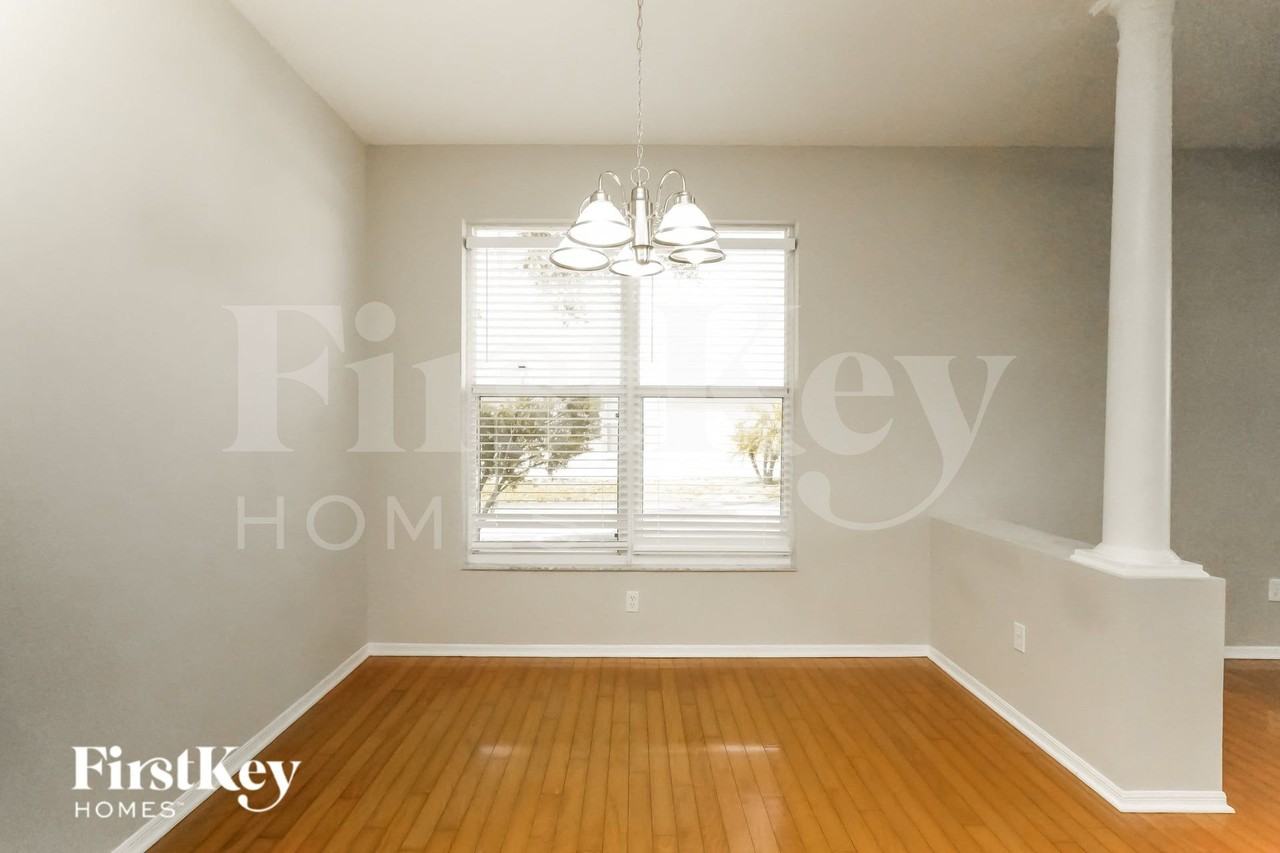 705 Jaybee Ave - Photo 3 of 15