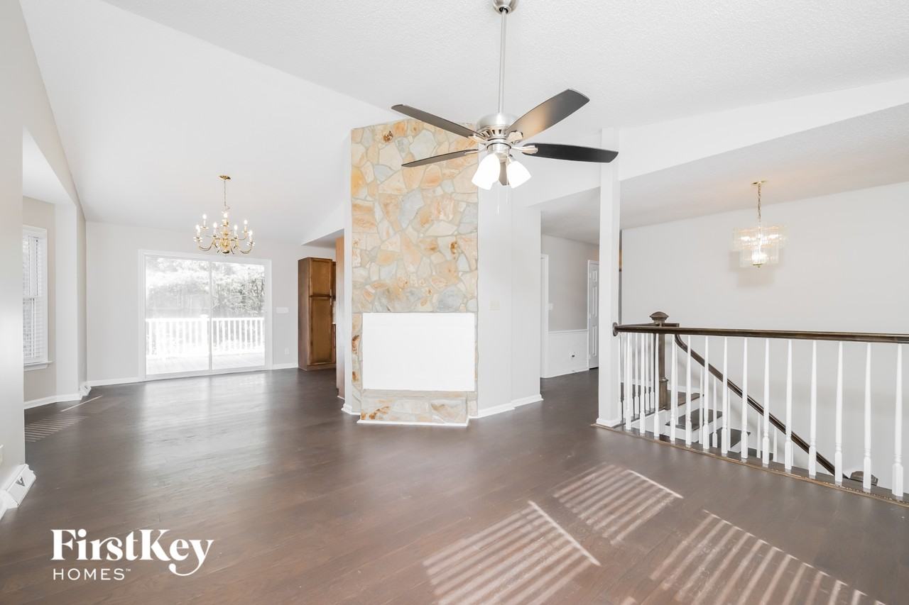 1412 Santolina Ln - Photo 2 of 15