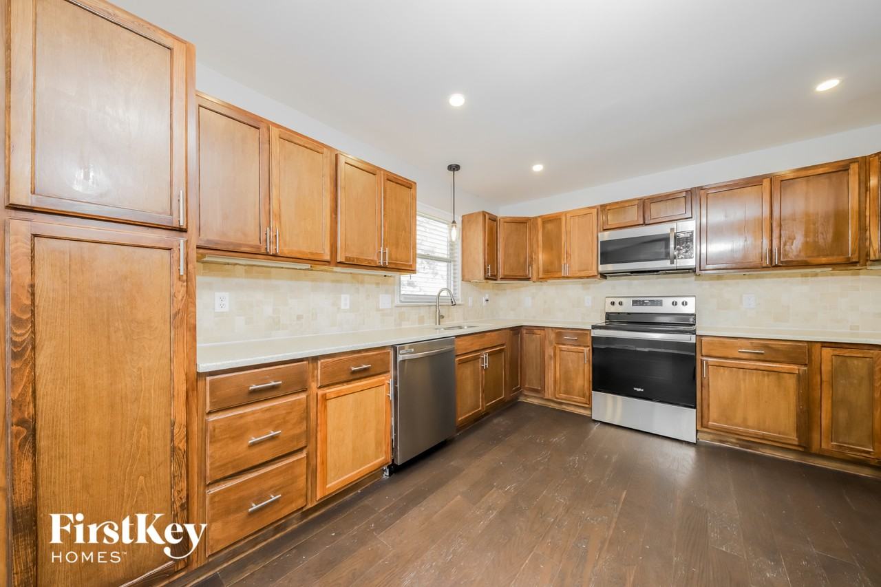 1412 Santolina Ln - Photo 5 of 15