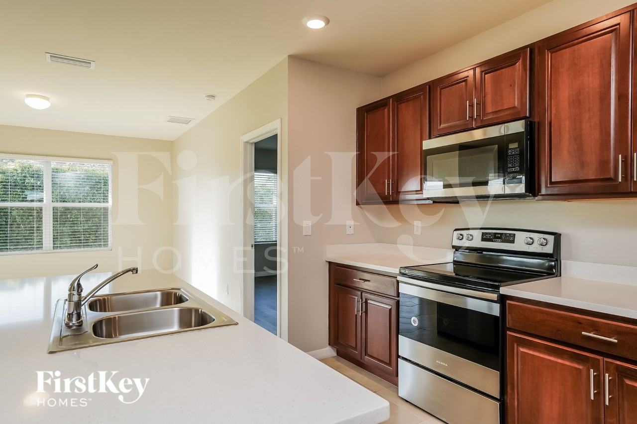 2630 Sw 4th Ln - Photo 6 of 16