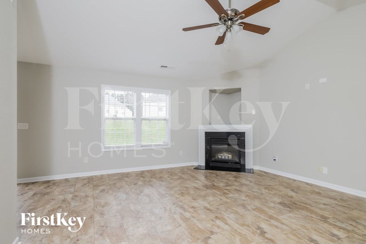 489 Camden Ridge Dr - Photo 2 of 15