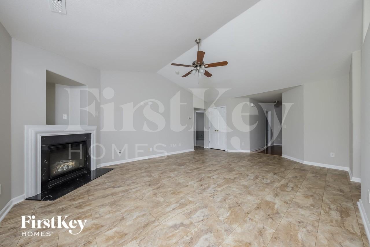 489 Camden Ridge Dr - Photo 3 of 15