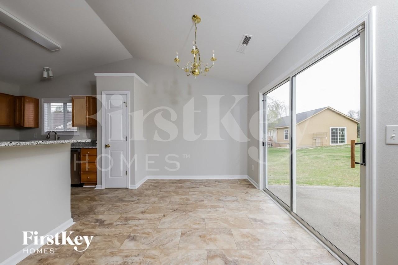 489 Camden Ridge Dr - Photo 5 of 15