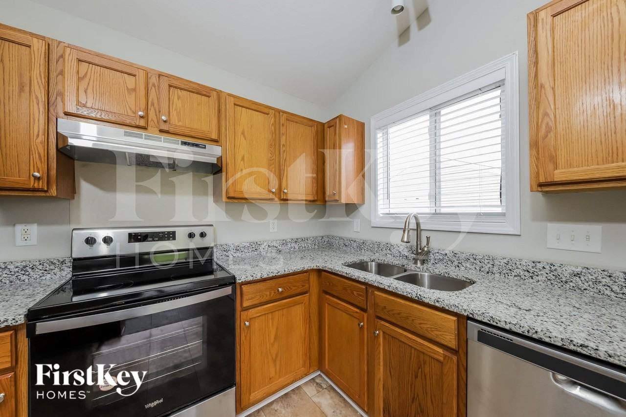 489 Camden Ridge Dr - Photo 6 of 15