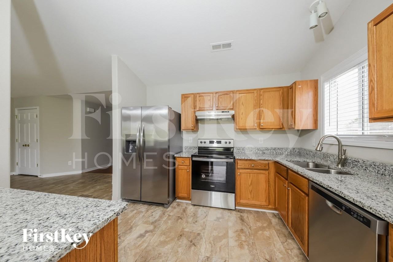489 Camden Ridge Dr - Photo 7 of 15