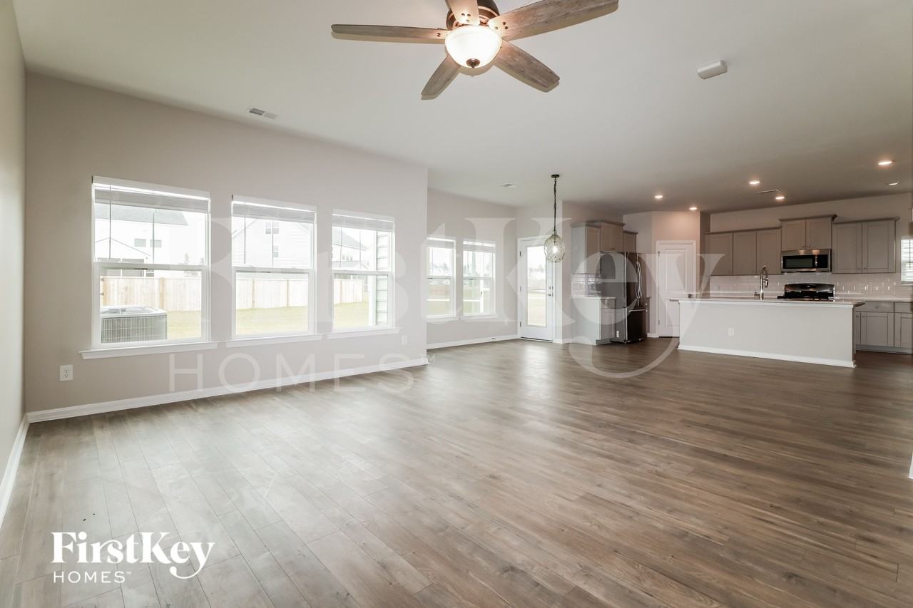 448 Richfield Way - Photo 2 of 15