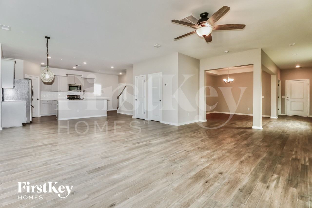 448 Richfield Way - Photo 3 of 15