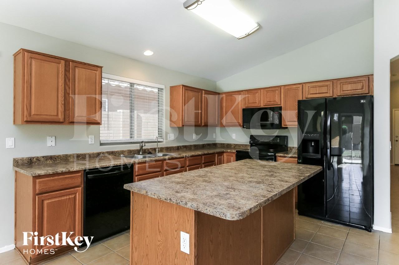 2851 W Peggy Dr - Photo 5 of 15