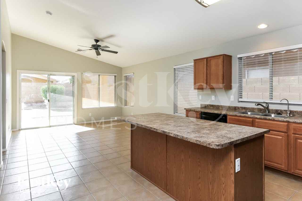 2851 W Peggy Dr - Photo 6 of 15