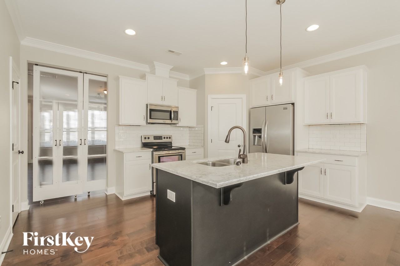 5214 Irving Dr - Photo 5 of 15