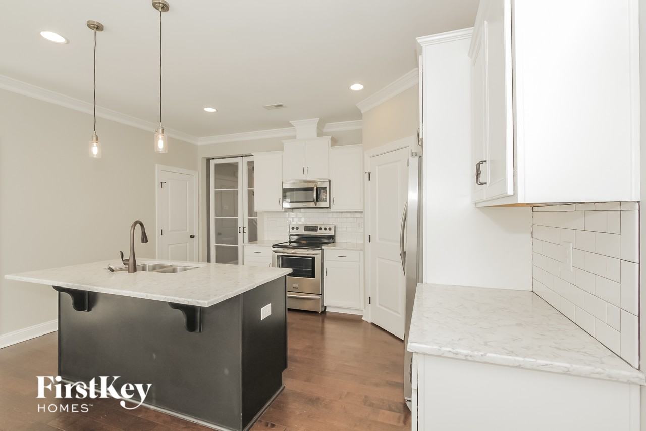 5214 Irving Dr - Photo 6 of 15