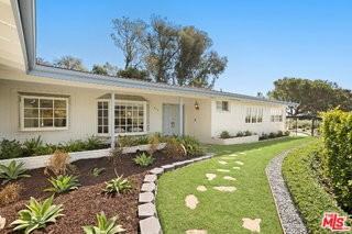 250 Surfview Dr - Photo 2 of 8