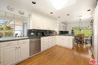 250 Surfview Dr - Photo 6 of 8