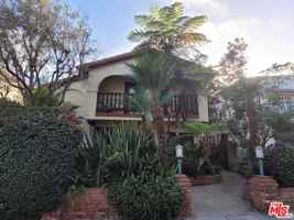 featured image of 818 14th St #2