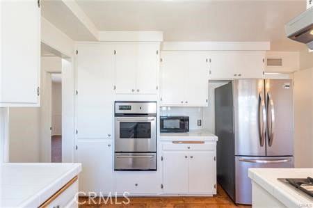 1669 W 7th St - Photo 3 of 8