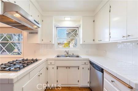 1669 W 7th St - Photo 6 of 8