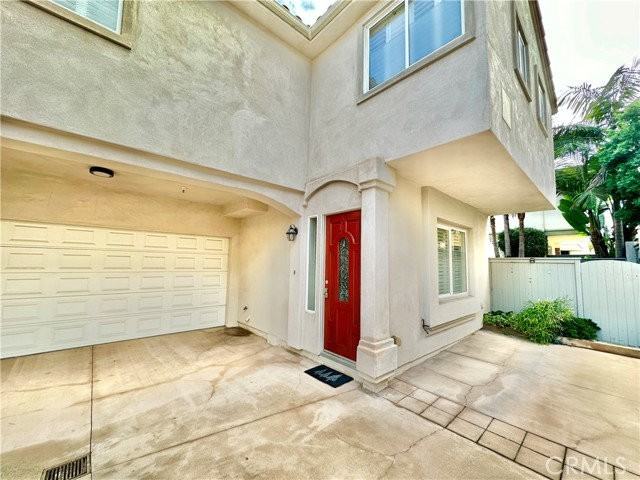 2222 Rockefeller Ln #C - Photo 2 of 8