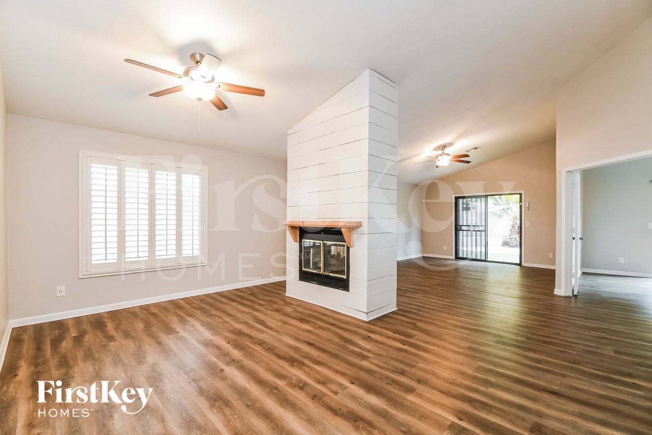 125 S Ocean Dr - Photo 3 of 16