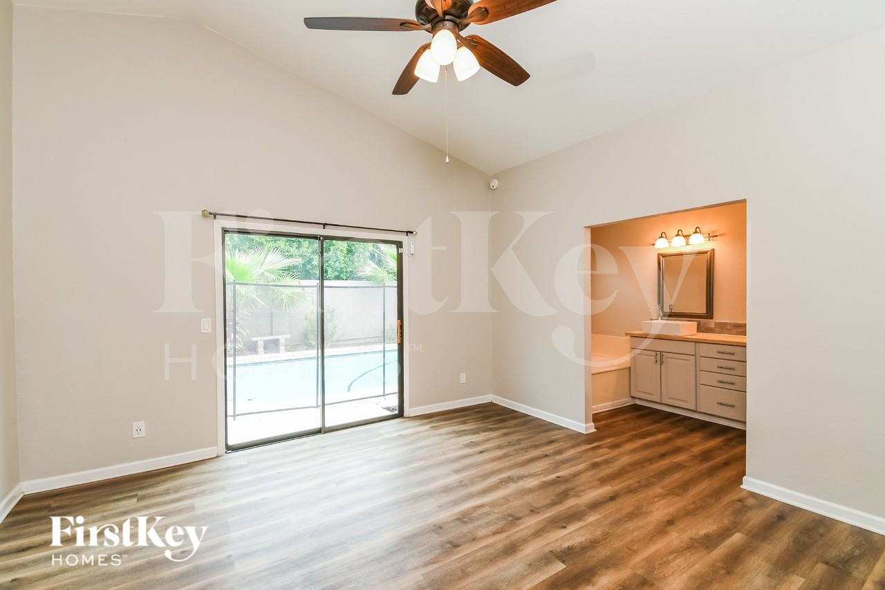 125 S Ocean Dr - Photo 4 of 16