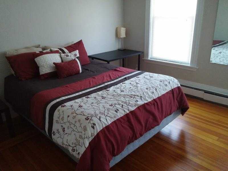 Brattle Cir - Photo 3 of 5