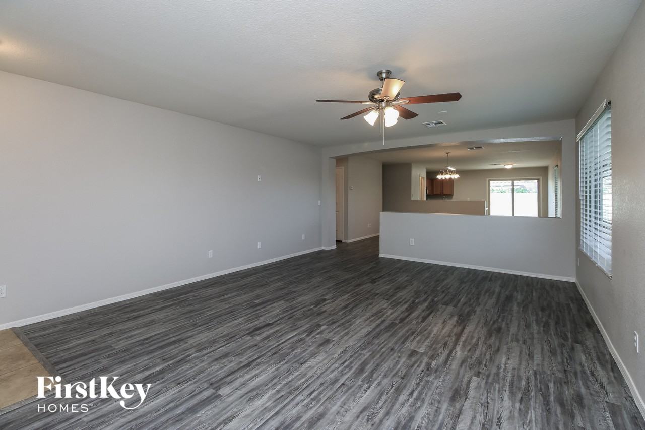 2754 W San Carlos Ln - Photo 3 of 15