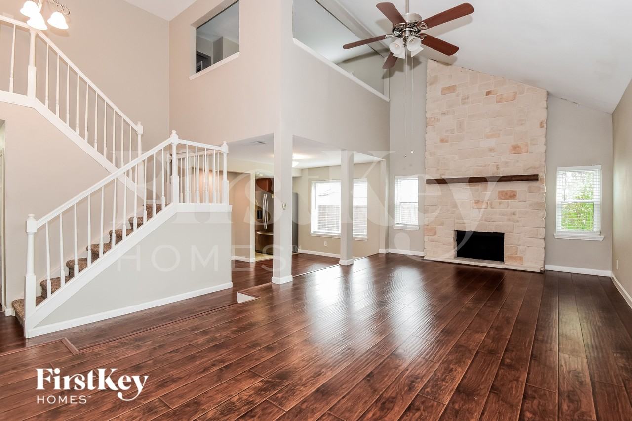 2813 Peppertree Pl - Photo 3 of 17