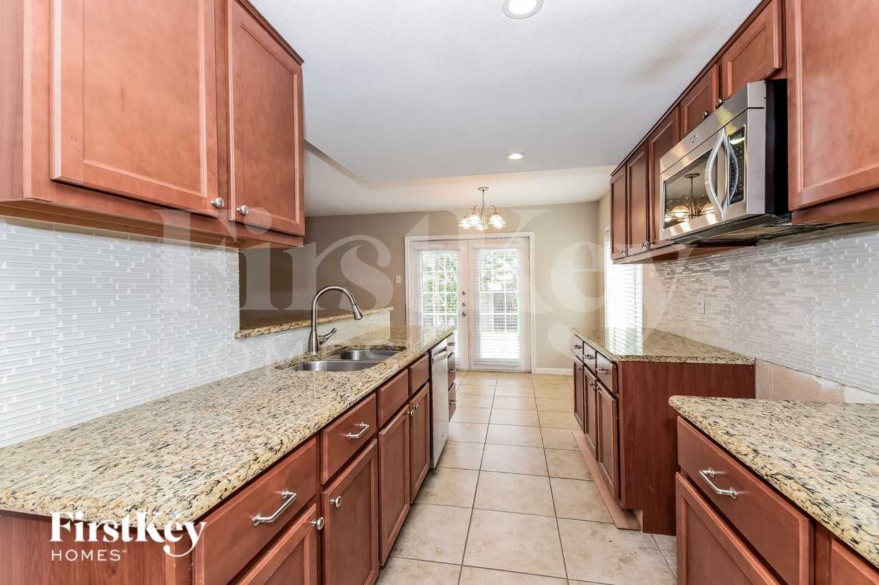 2813 Peppertree Pl - Photo 5 of 17
