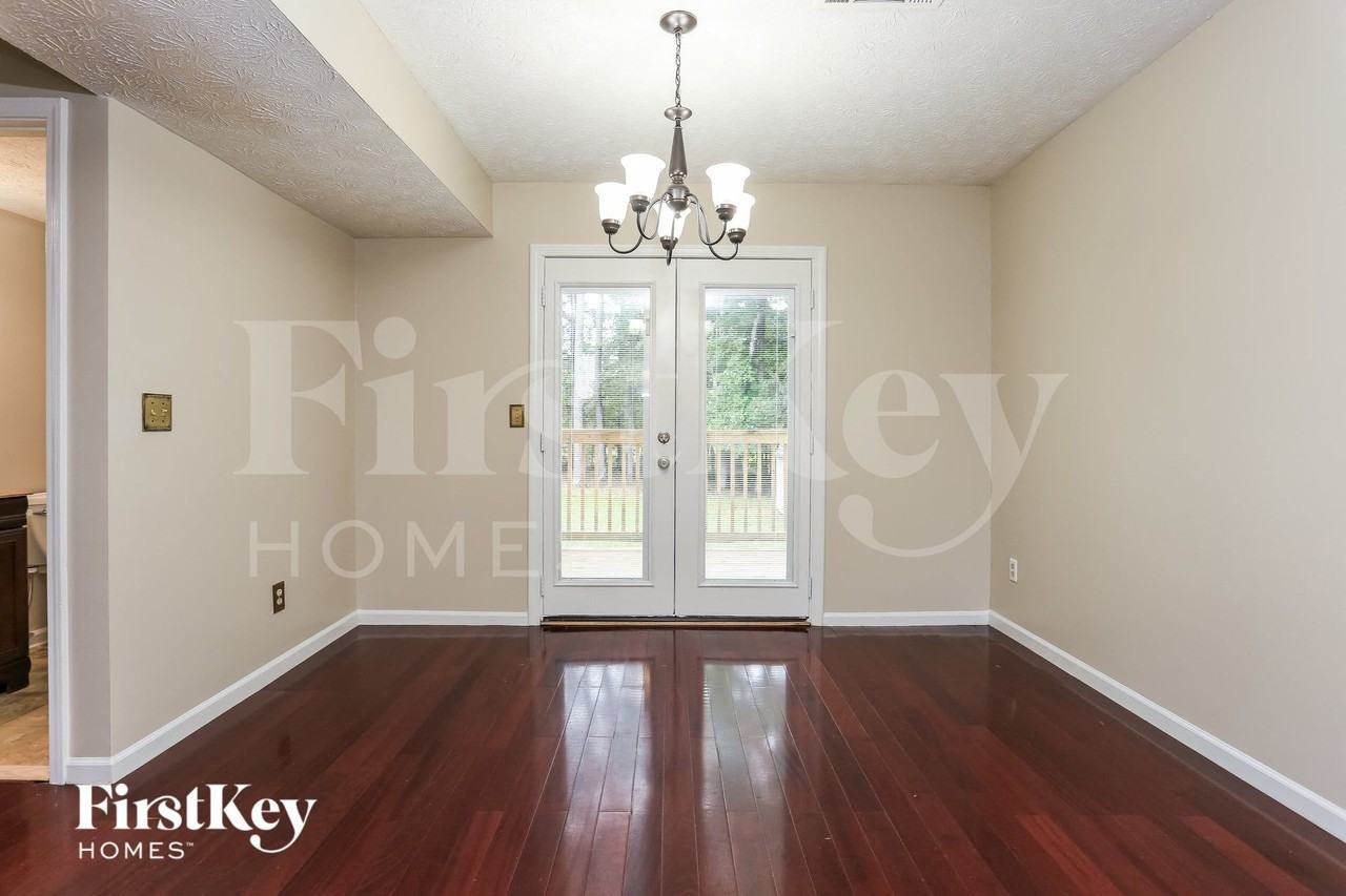 2212 Red Rose Ln - Photo 3 of 15