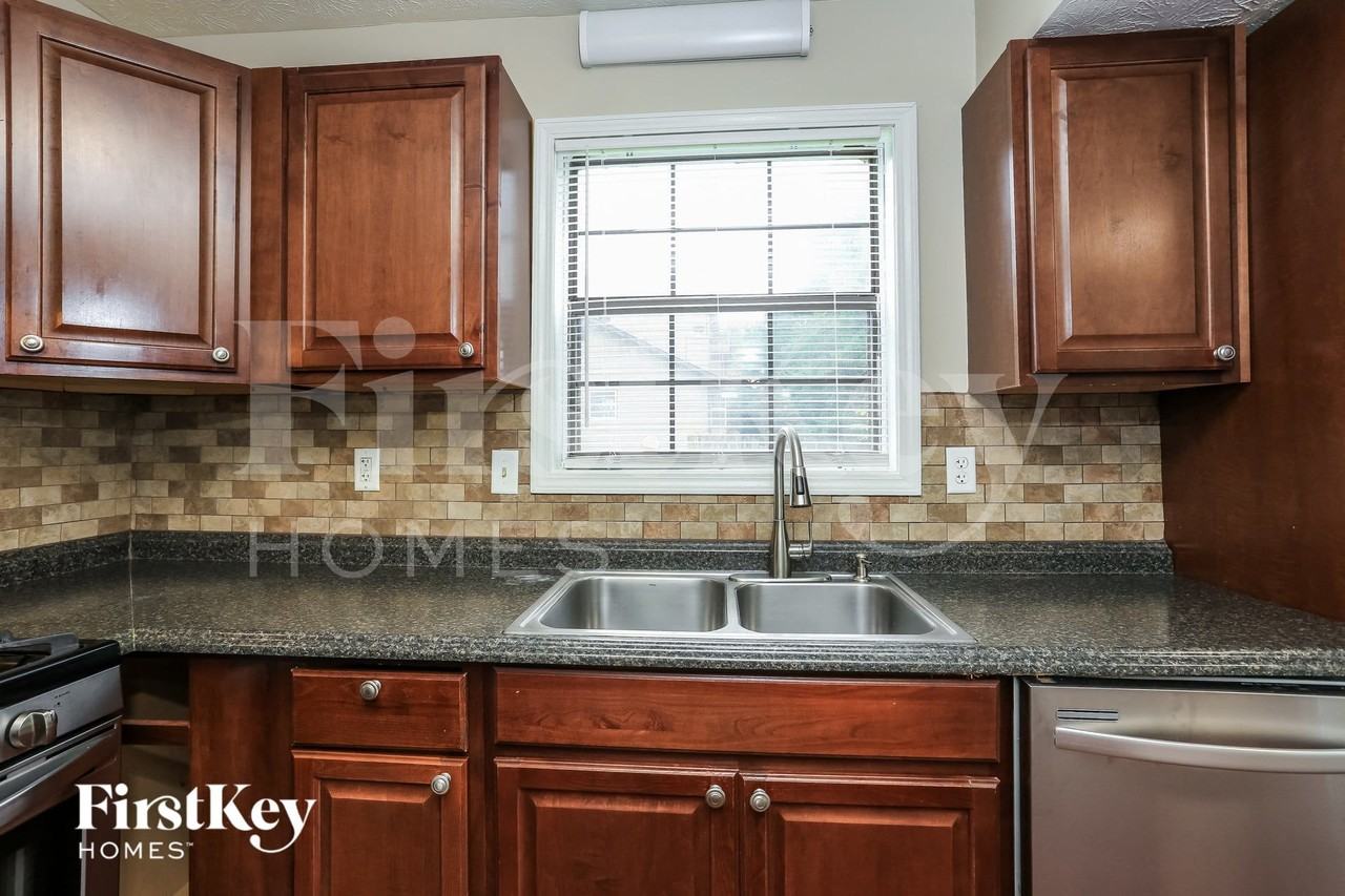 2212 Red Rose Ln - Photo 6 of 15