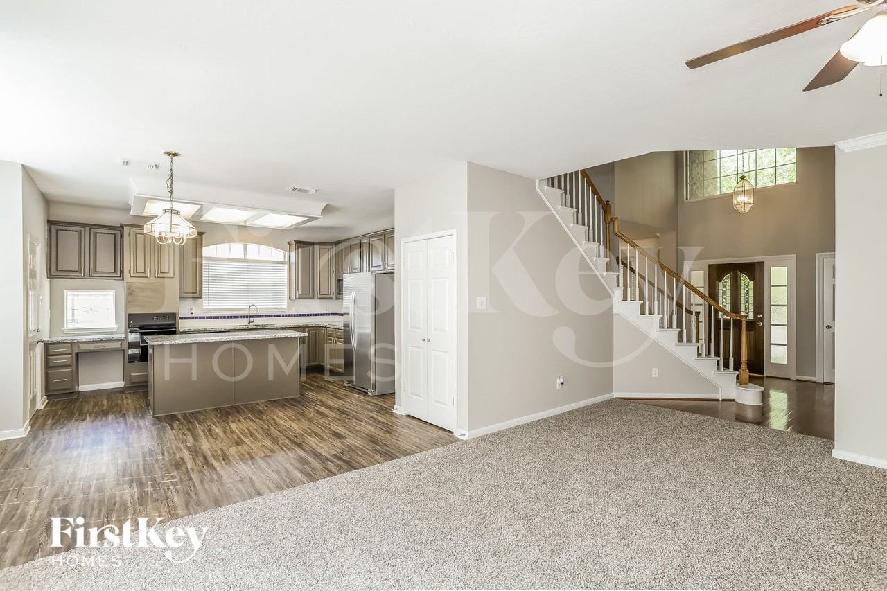 2212 Quiet Lake Ct - Photo 3 of 16