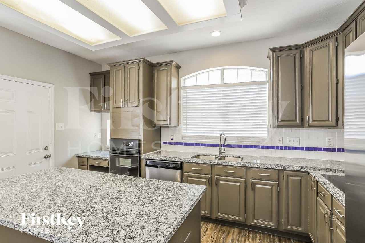 2212 Quiet Lake Ct - Photo 7 of 16