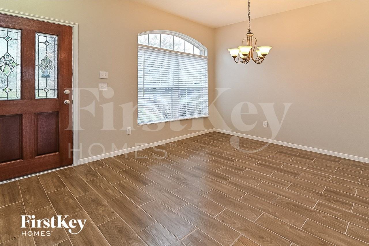22610 Spring Crossing Dr - Photo 4 of 16