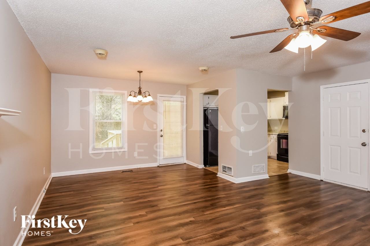 213 Campbell Dr - Photo 5 of 18