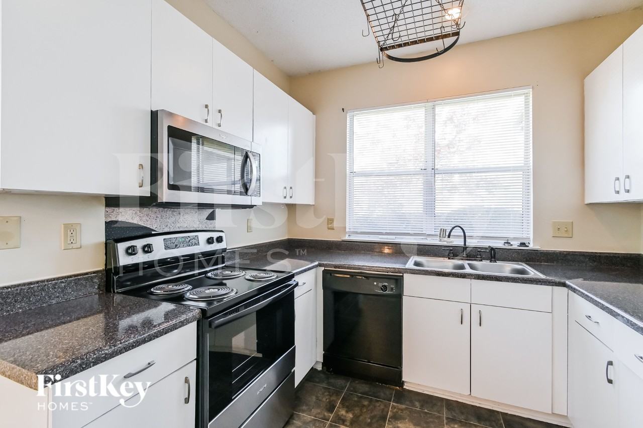8141 Walnut Valley Cv - Photo 6 of 16
