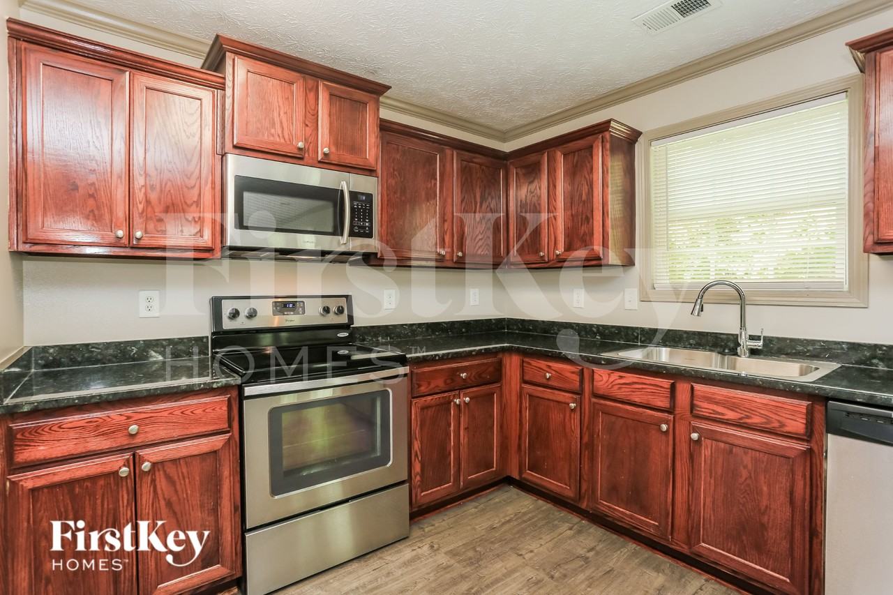 694 Millstone Dr - Photo 6 of 15